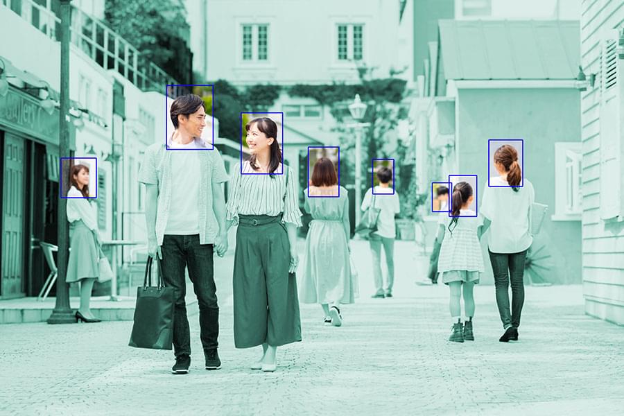 顔認識デジタルサイネージ