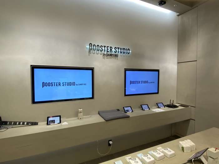 テナント店舗の92インチ液晶マルチ大画面