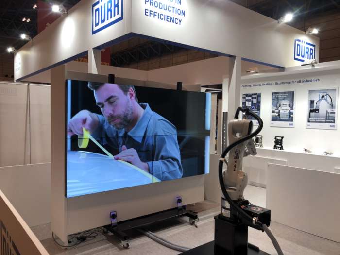 展示会ブースの液晶マルチモニター