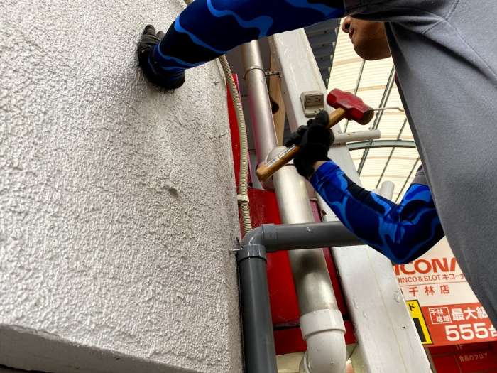 商店街の小型LEDビジョン