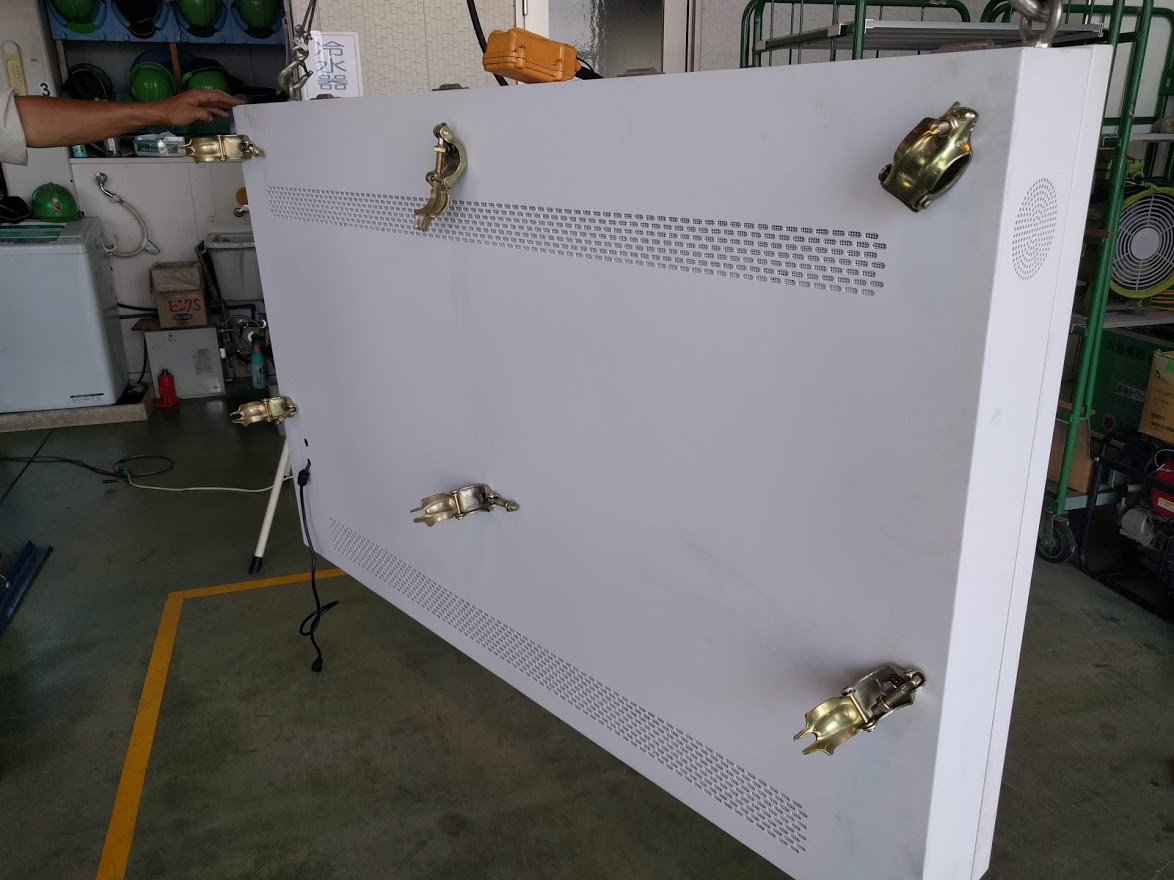 65インチ壁掛縦型ファン冷却型屋外用デジタルサイネージ YSD-OD6500Z