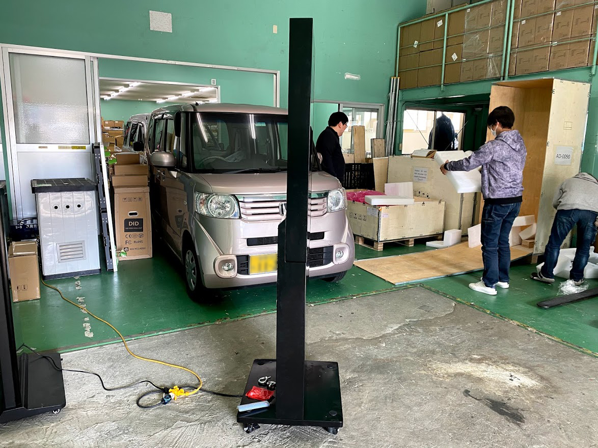 65インチ自立スタンド縦型ファン冷却型タッチパネル屋外用デジタルサイネージ YSD-OD6500Z