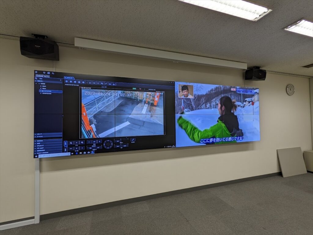 会議室マルチディスプレイ