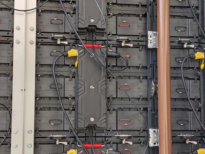 屋外広場ステージのLEDビジョン