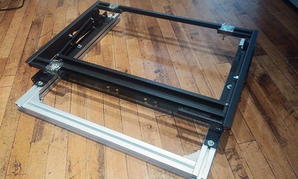 マルチディスプレイ用壁面取付油圧式ブラケット YSD-PB