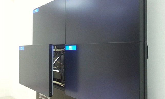 マルチディスプレイ用壁面取付油圧式ブラケット YSD-PB