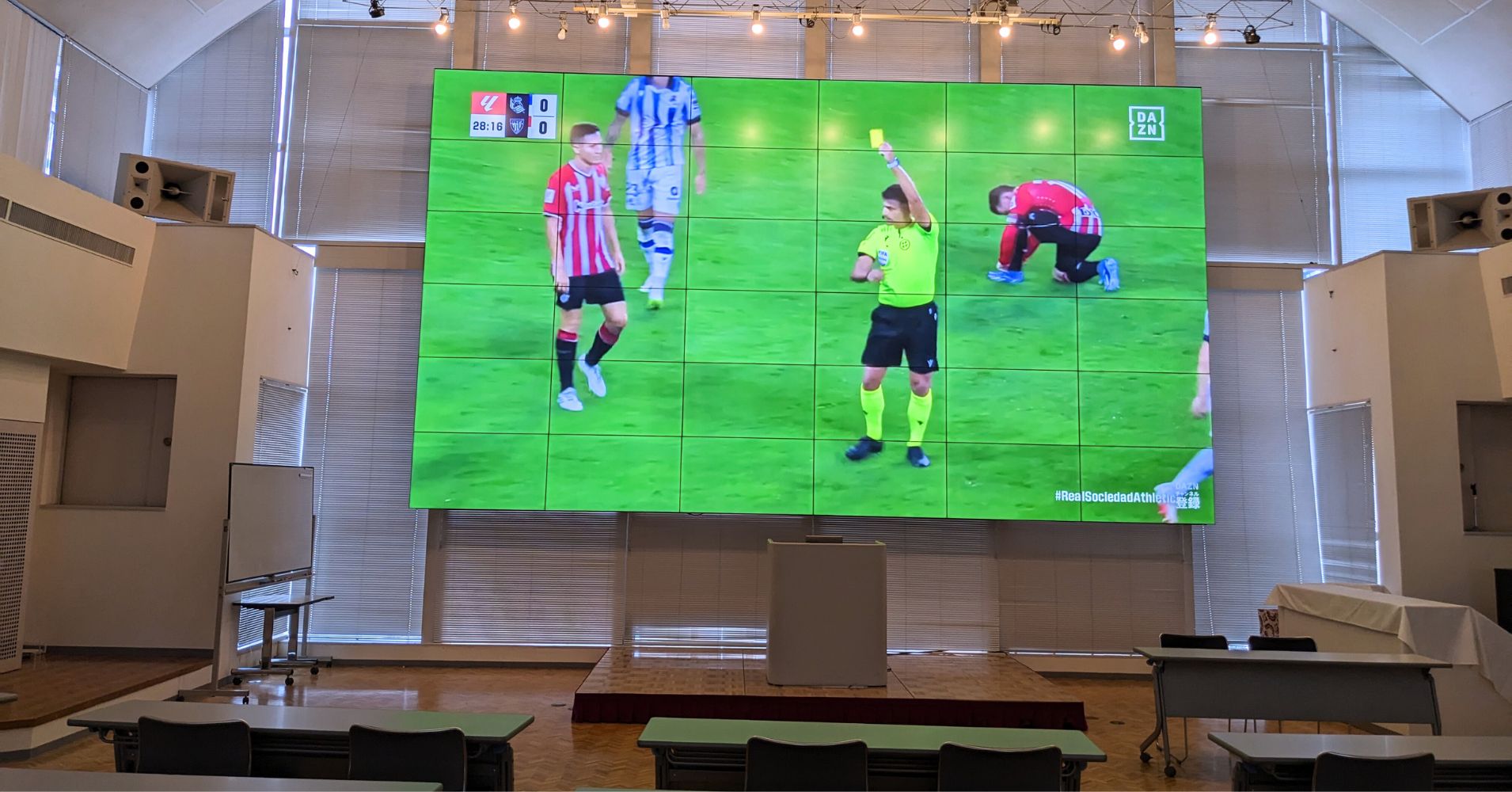 超大型テレビ