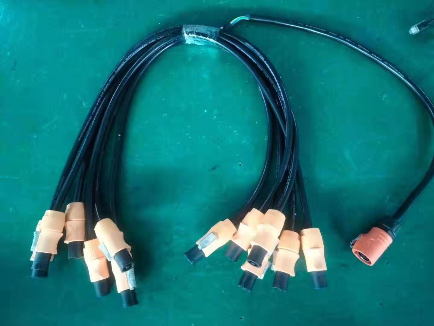 屋外用LEDビジョン(防塵防水)