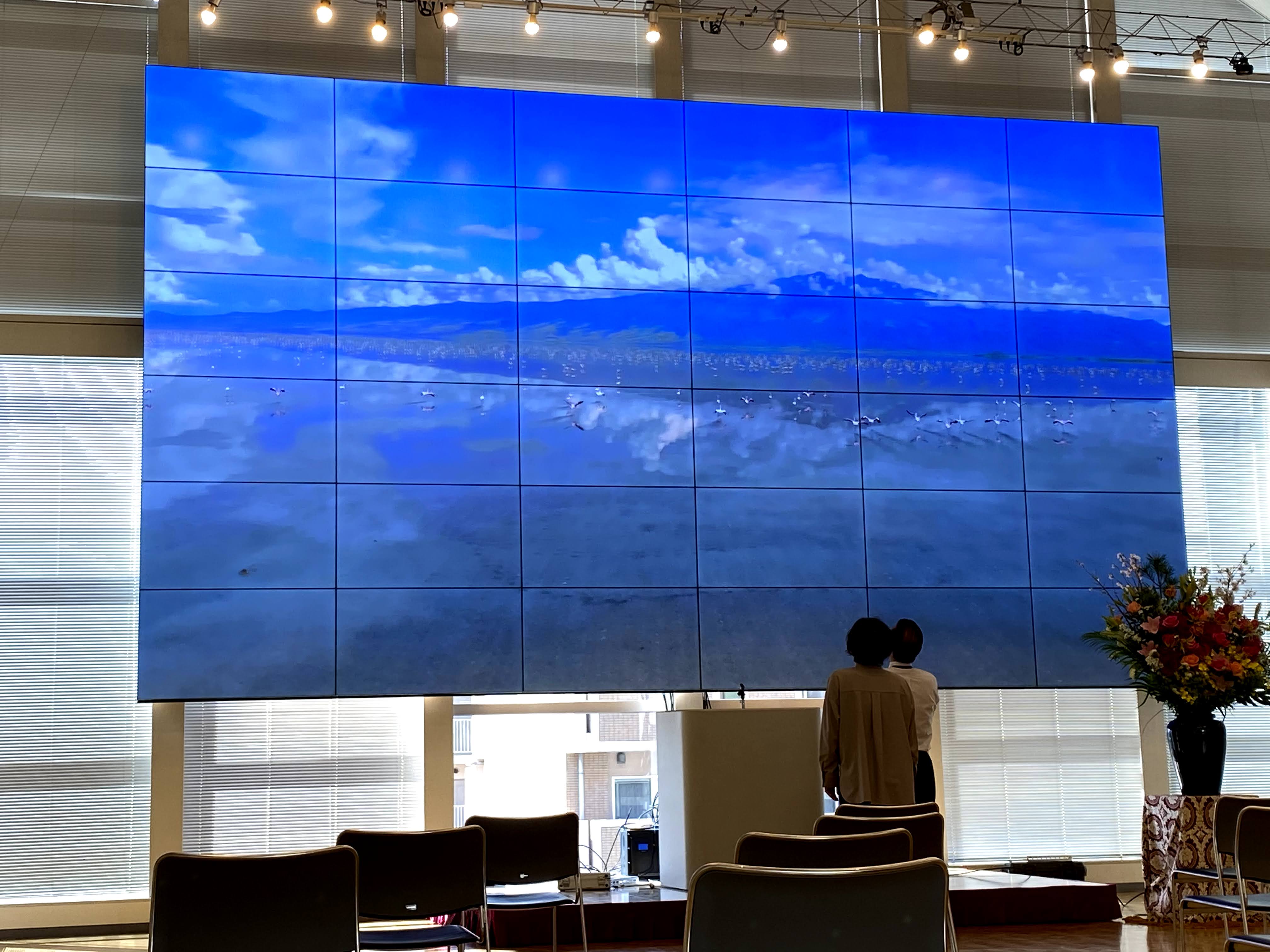 液晶マルチの大型ビジョン
