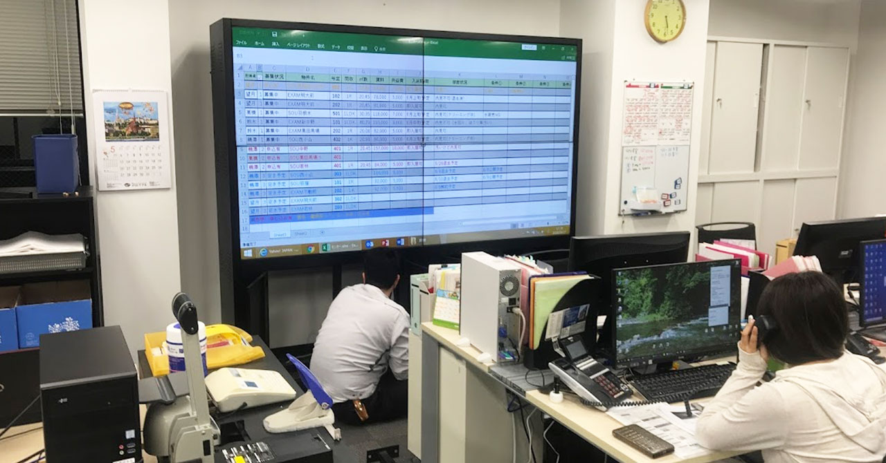 パソコンのマルチディスプレイ概念を大画面デジタルサイネージに応用