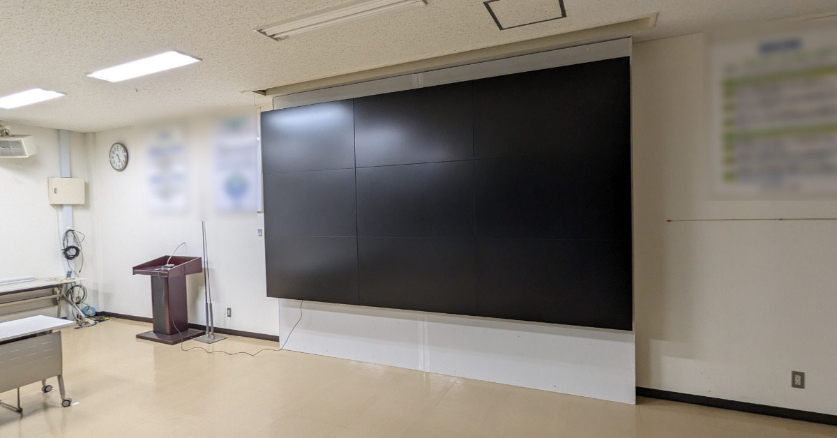 日本ゼオンの9面マルチディスプレイ