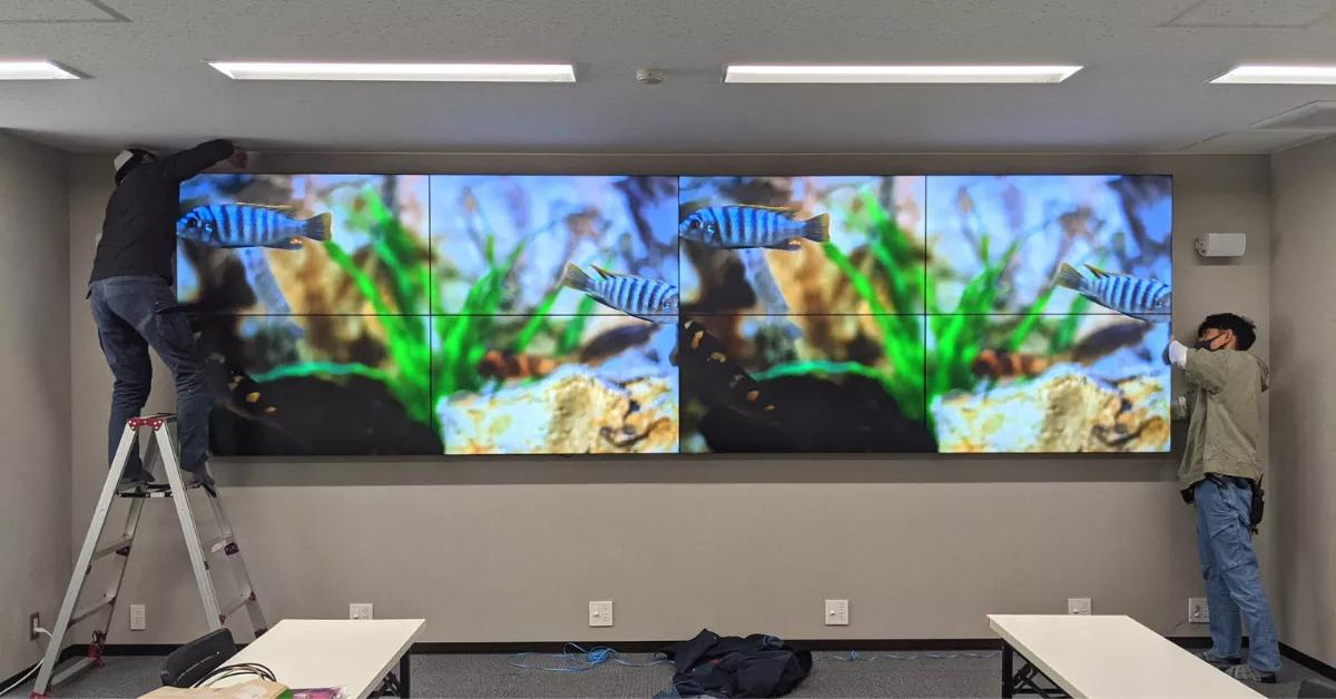 【初心者向け】会議用の大型モニターを導入する7つのメリット！マルチディスプレイの導入事例10選も紹介