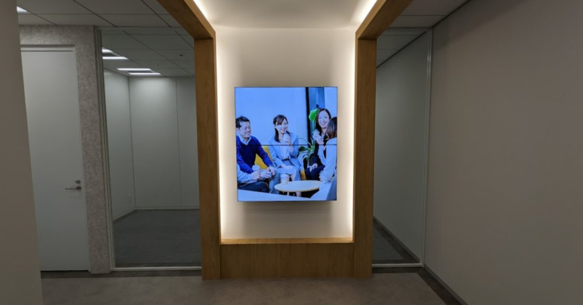 【初心者向け】会議用の大型モニターを導入する7つのメリット！マルチディスプレイの導入事例10選も紹介