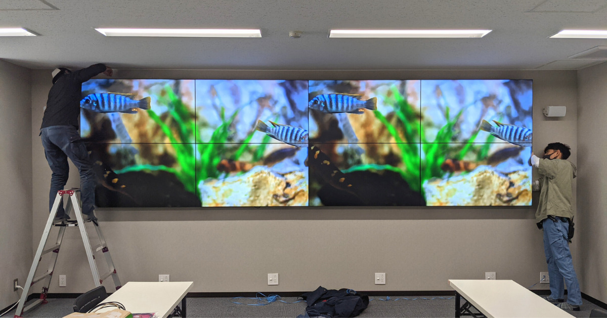 【初心者向け】会議用の大型モニターを導入する7つのメリット！マルチディスプレイの導入事例10選も紹介