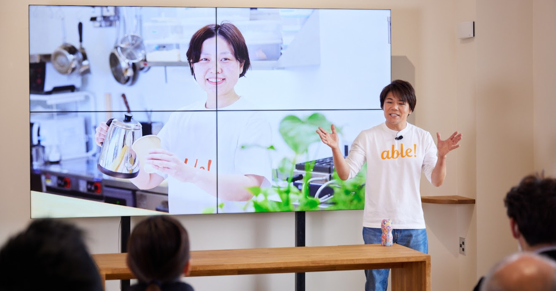 【初心者向け】会議用の大型モニターを導入する7つのメリット！マルチディスプレイの導入事例10選も紹介