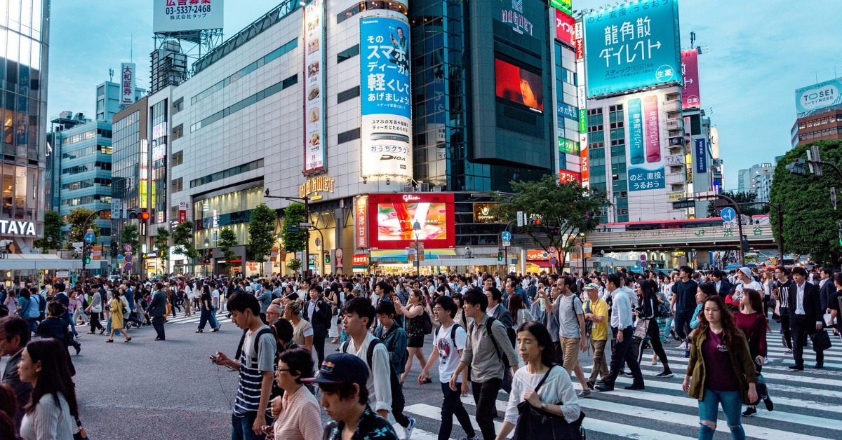 訴求力を上げる整骨院の看板とは？注意すべき広告規制、デジタルサイネージの活用事例を解説