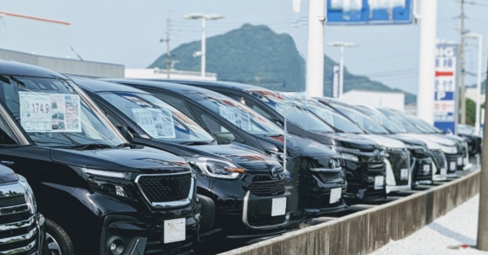 デジタルサイネージ　自動車販売