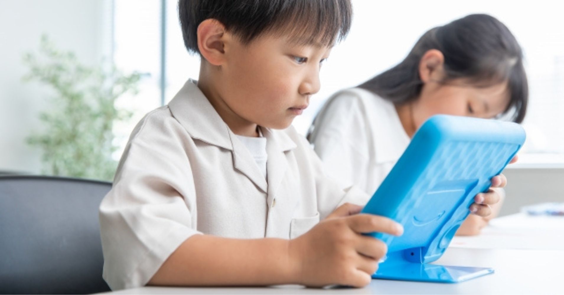 デジタルサイネージ　学習塾、予備校