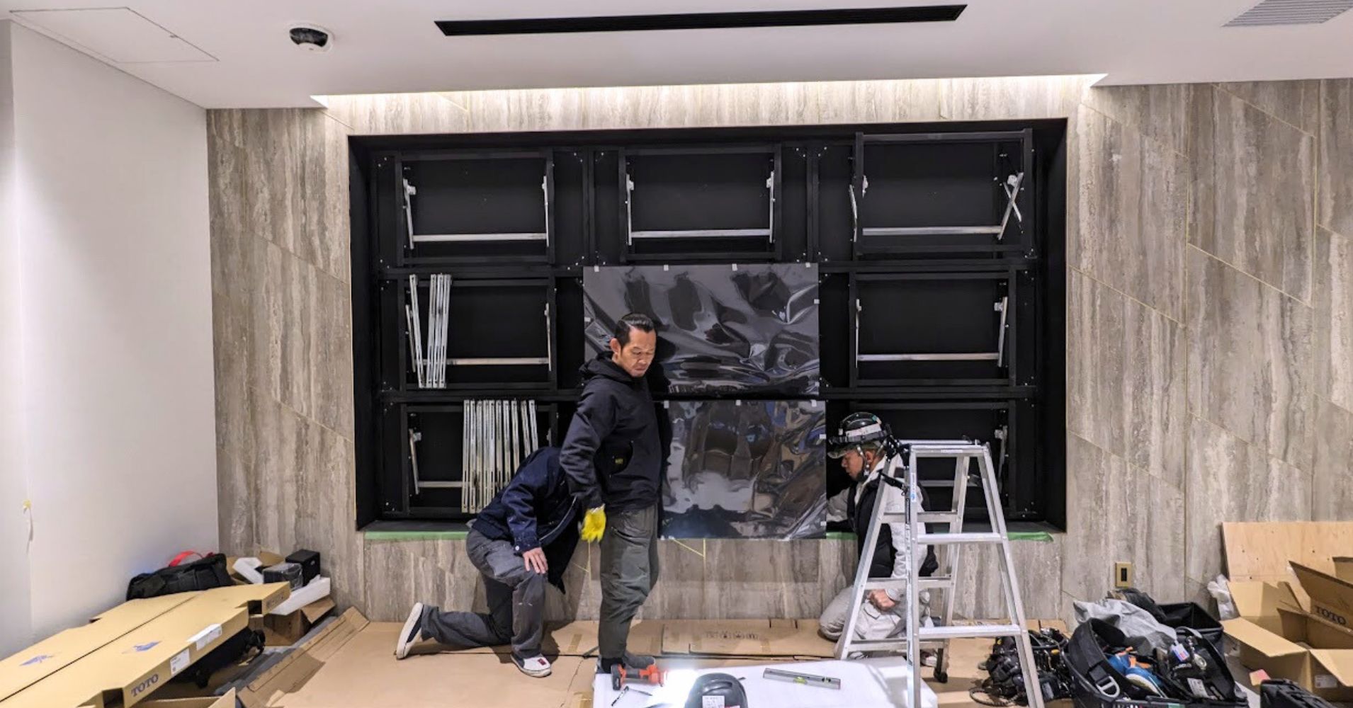 液晶マルチディスプレイの設置パートナー様を募集中